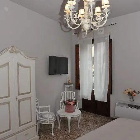 Dimora Sotto La Rocca * San Miniato