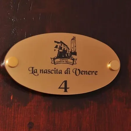 Dimora Sotto La Rocca 게스트하우스 *